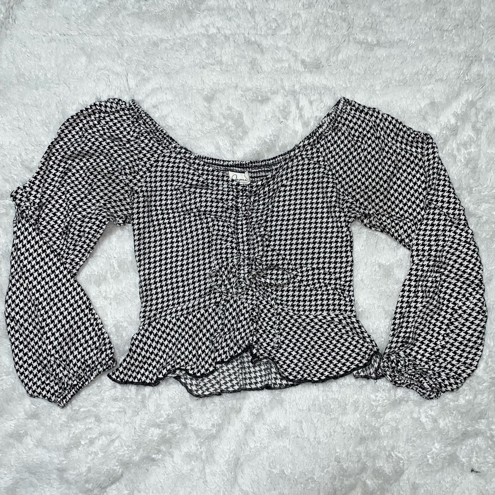 Japna Black/White Houndstooth Cropped Ruffle Hem Long Sleeve Blouse
